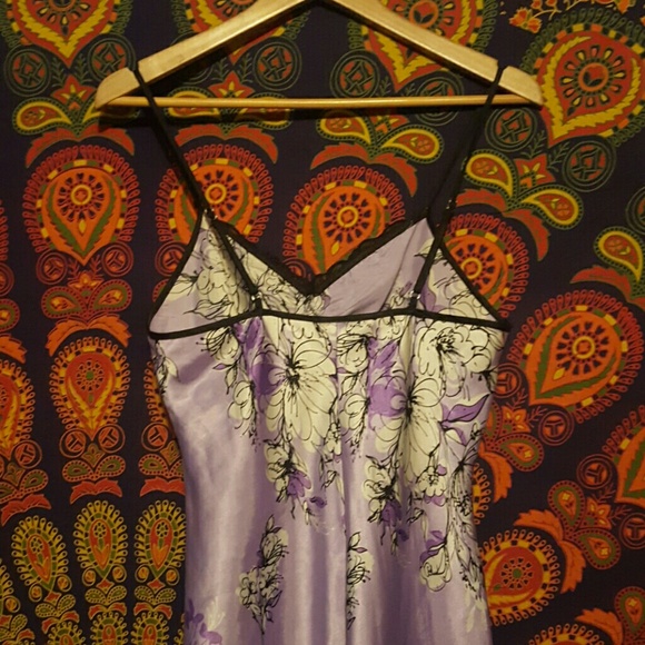 Nighty - Picture 3 of 4